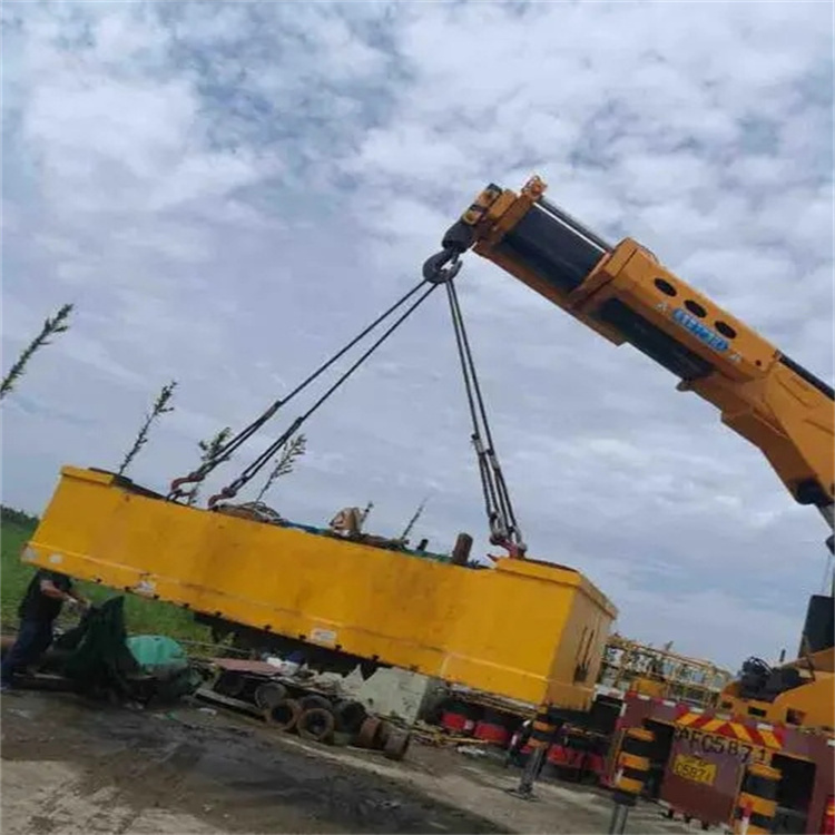 武鸣吊车吊集装箱需要多少钱